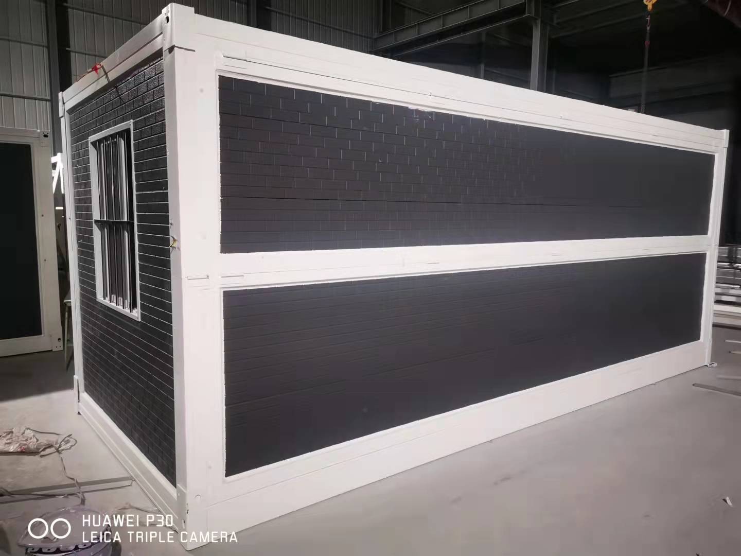 Foldable container house