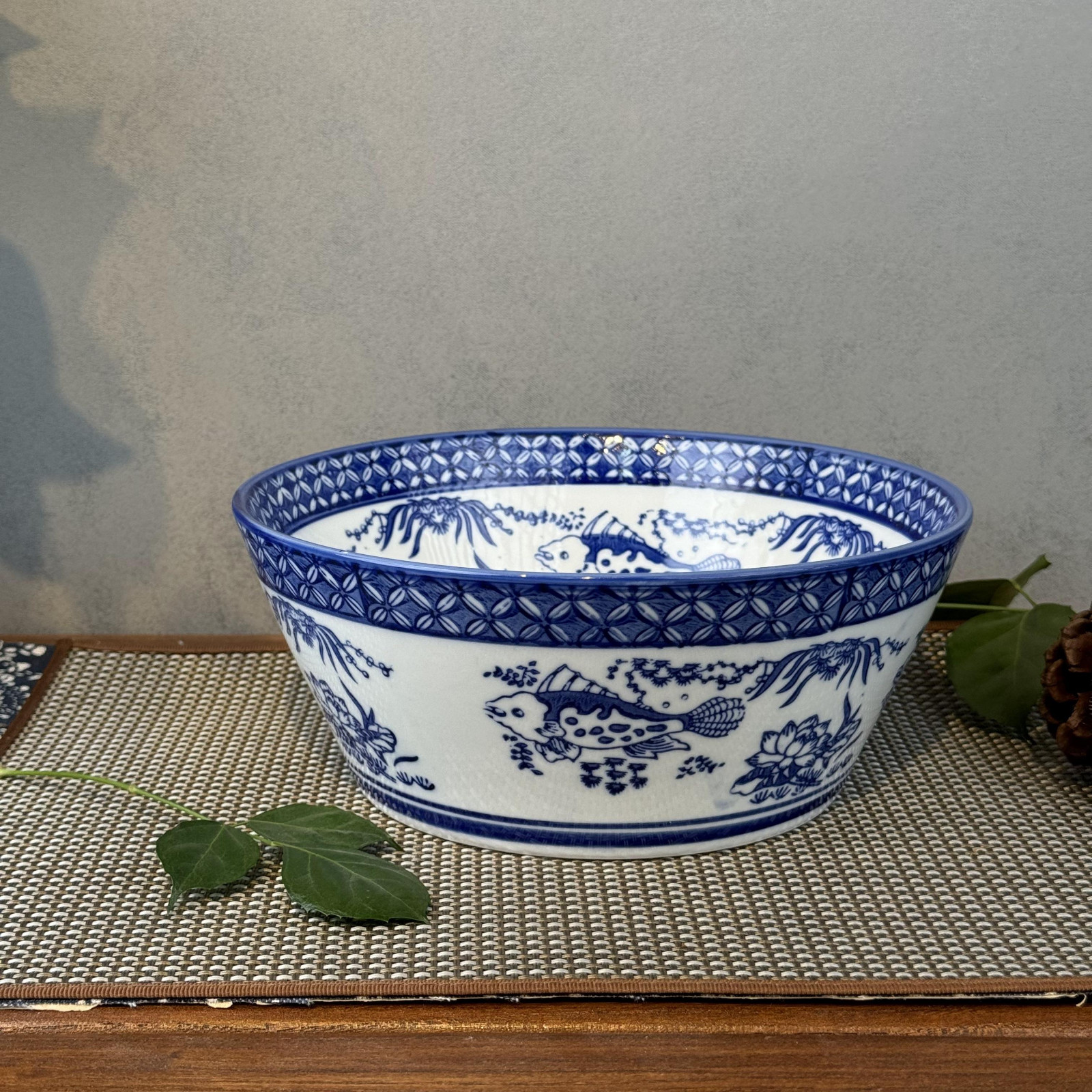 blue and white porcelain Stew pot 8 inches