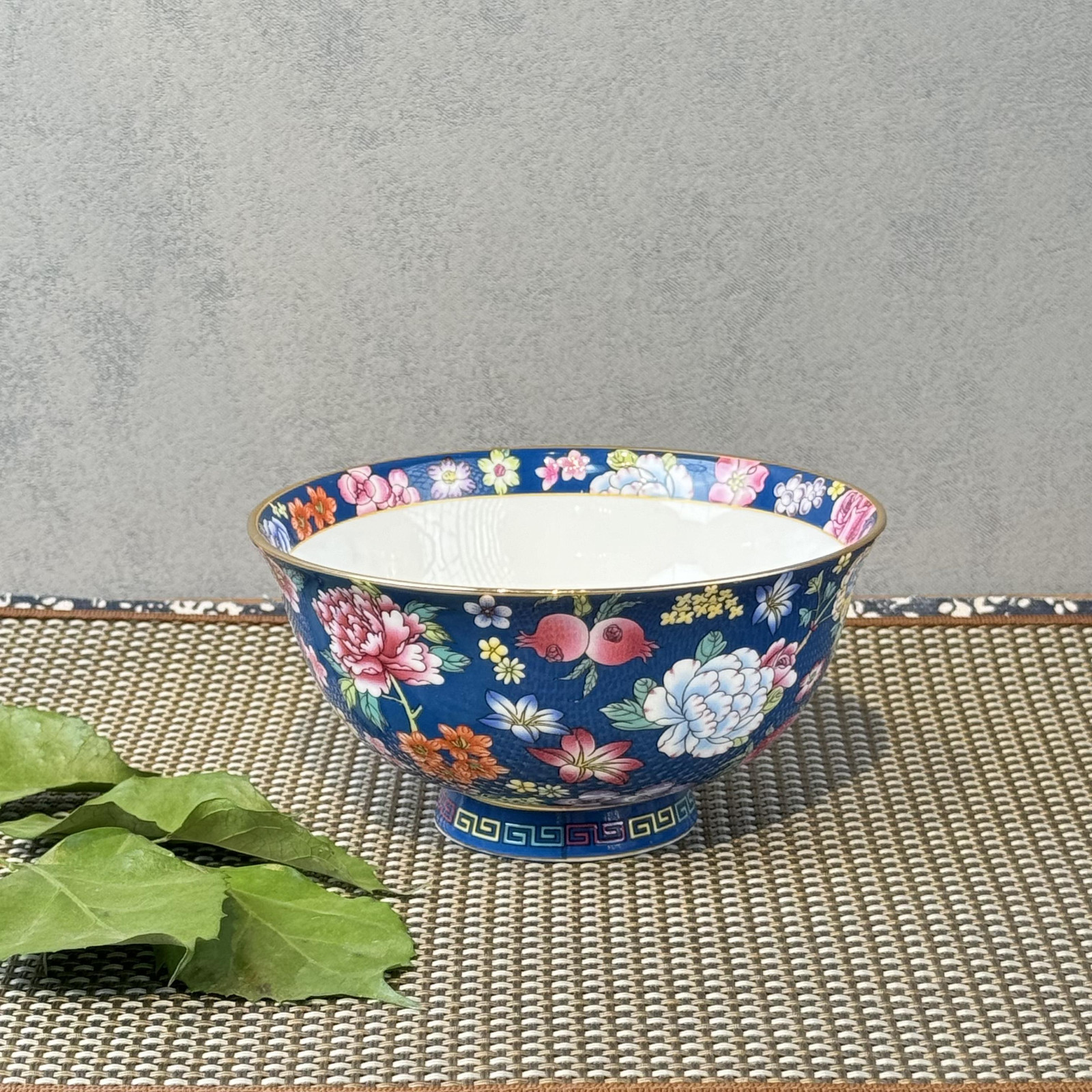 Enamel color blue background bowl tablewear 4.7 inches