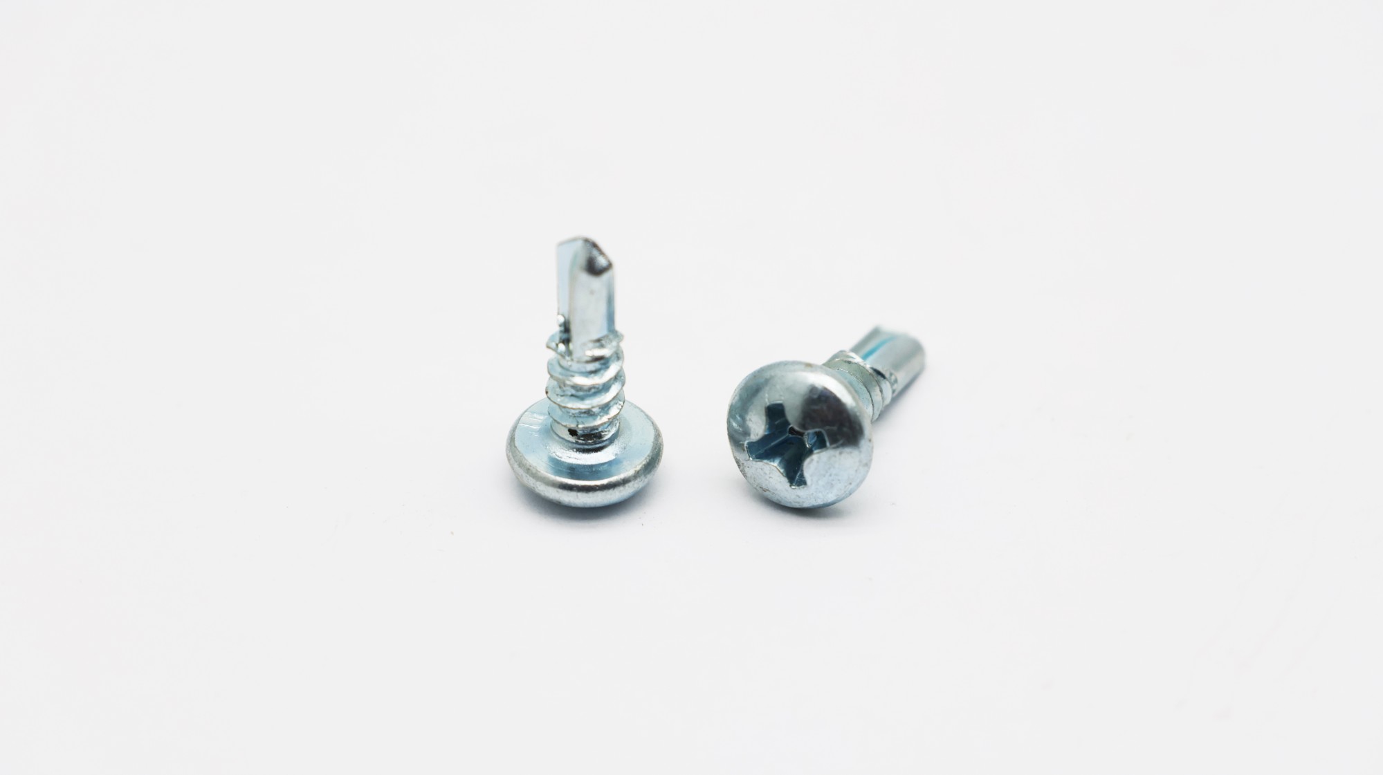 Pan head self drilling screw