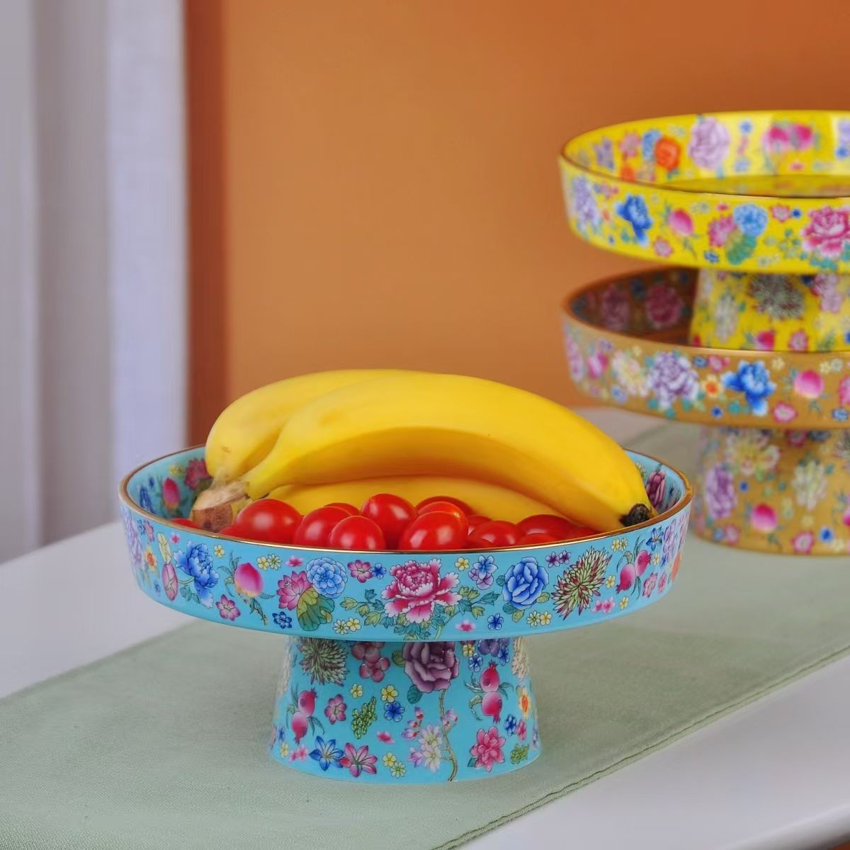 Enamel colored fruit tray