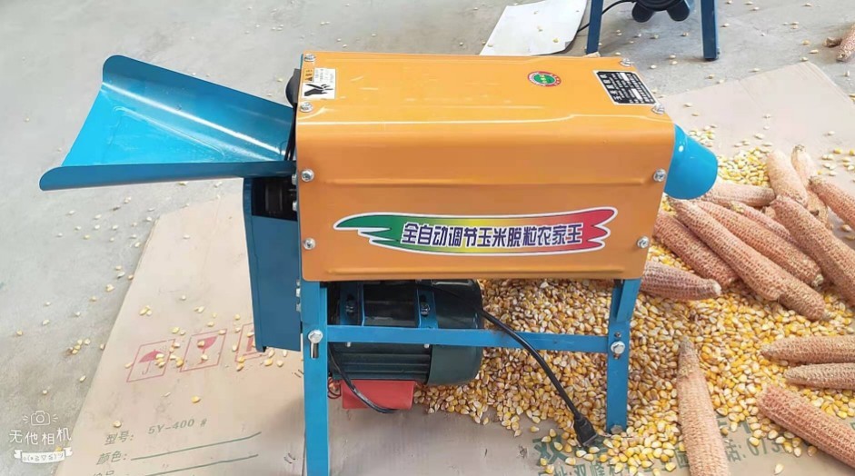 Corn threshing machine