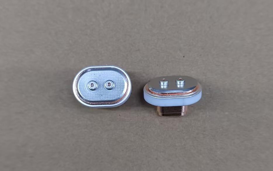 Novel ceramic sealed connector for batteries