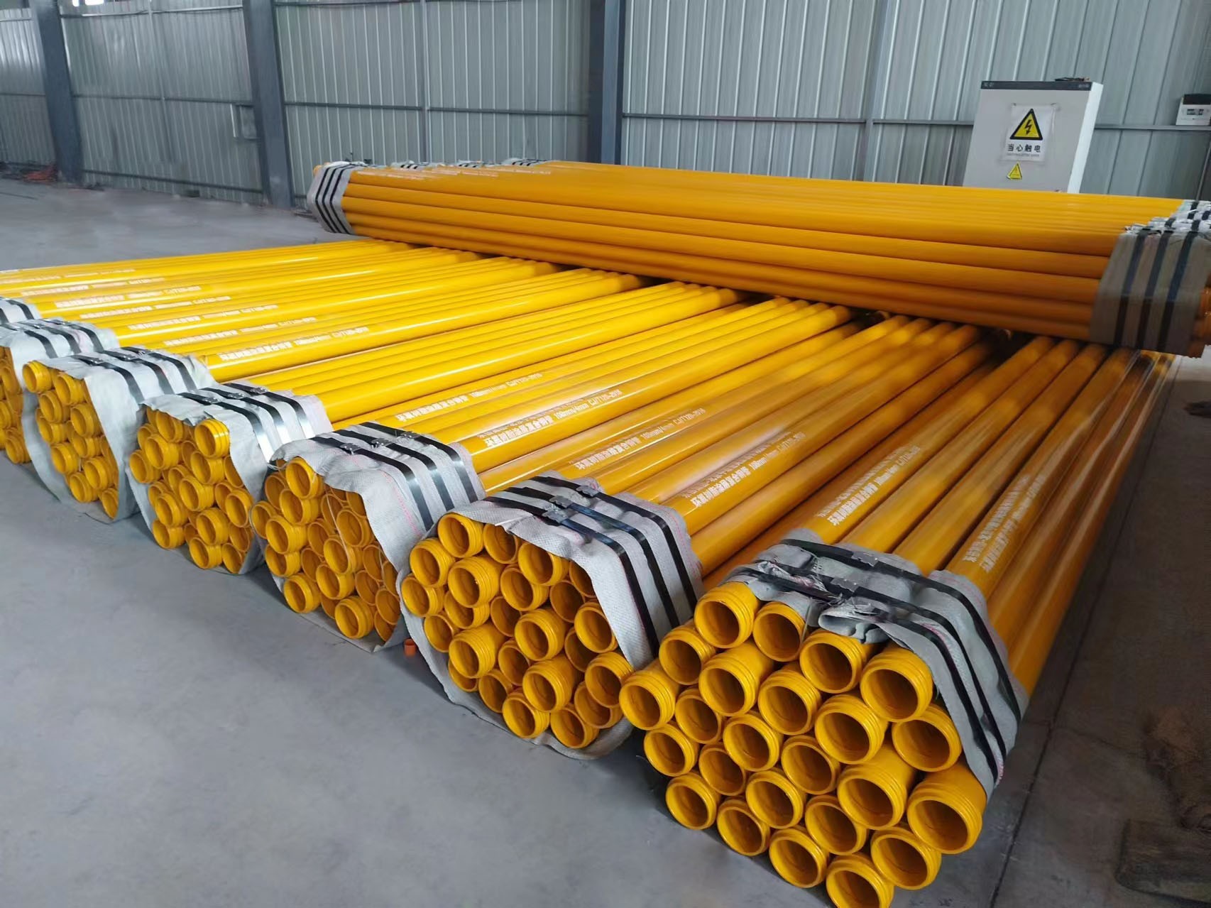 Plastic-coated steel pipe