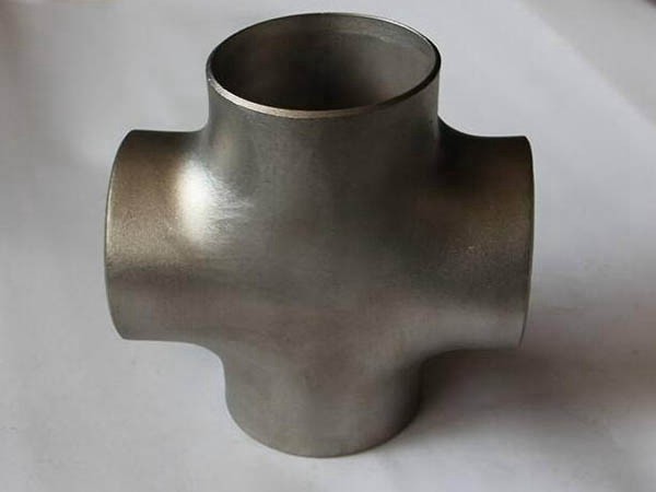 Four way pipe fittings